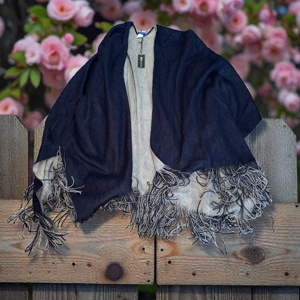 Apt. 9 Navy and Gray Textured Shawl Wrap One Size